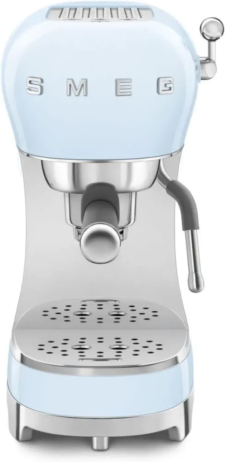 Smeg Macchina Espresso Manuale, Sistema Thermoblock, Lancia Vapore, 4 Funzioni, Vassoio Removibile, Portafiltro, Serbatoio 1L, Compatta, 1350W, Azzurro